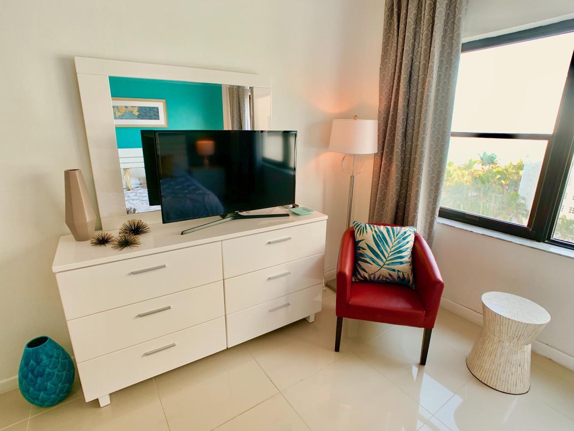 Directly On The Beach With Pool & Ocean View Miami Beach Exterior photo