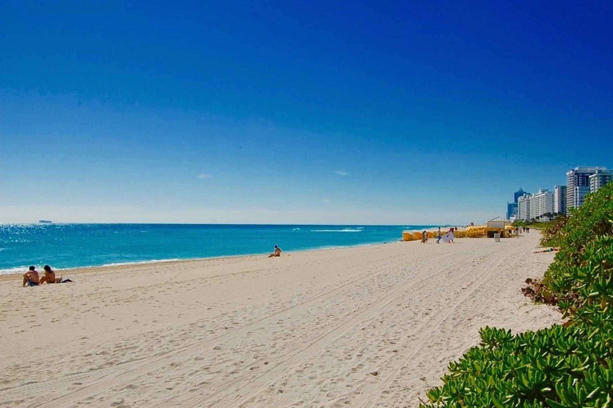 Directly On The Beach With Pool & Ocean View Miami Beach Exterior photo