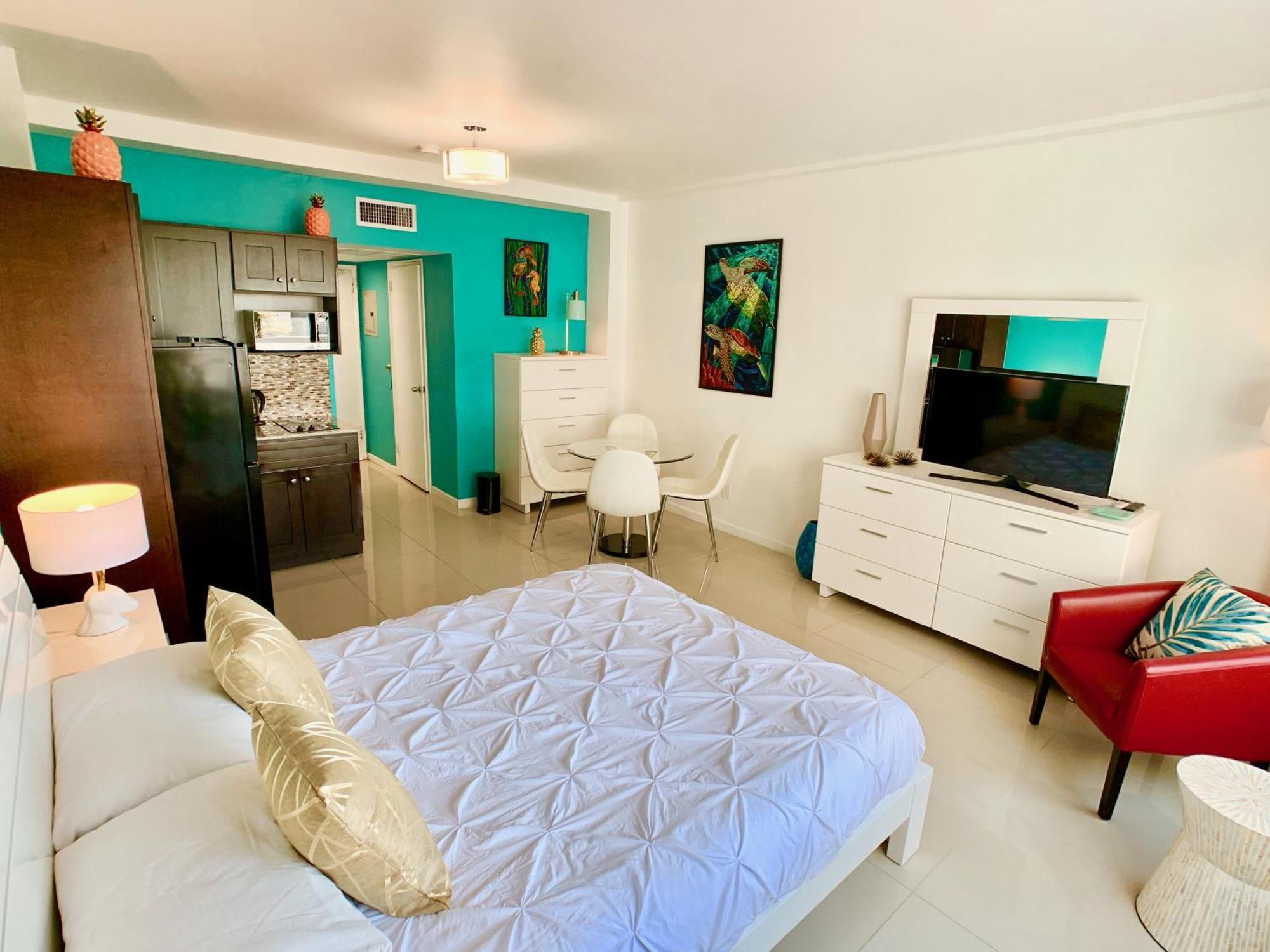 Directly On The Beach With Pool & Ocean View Miami Beach Exterior photo