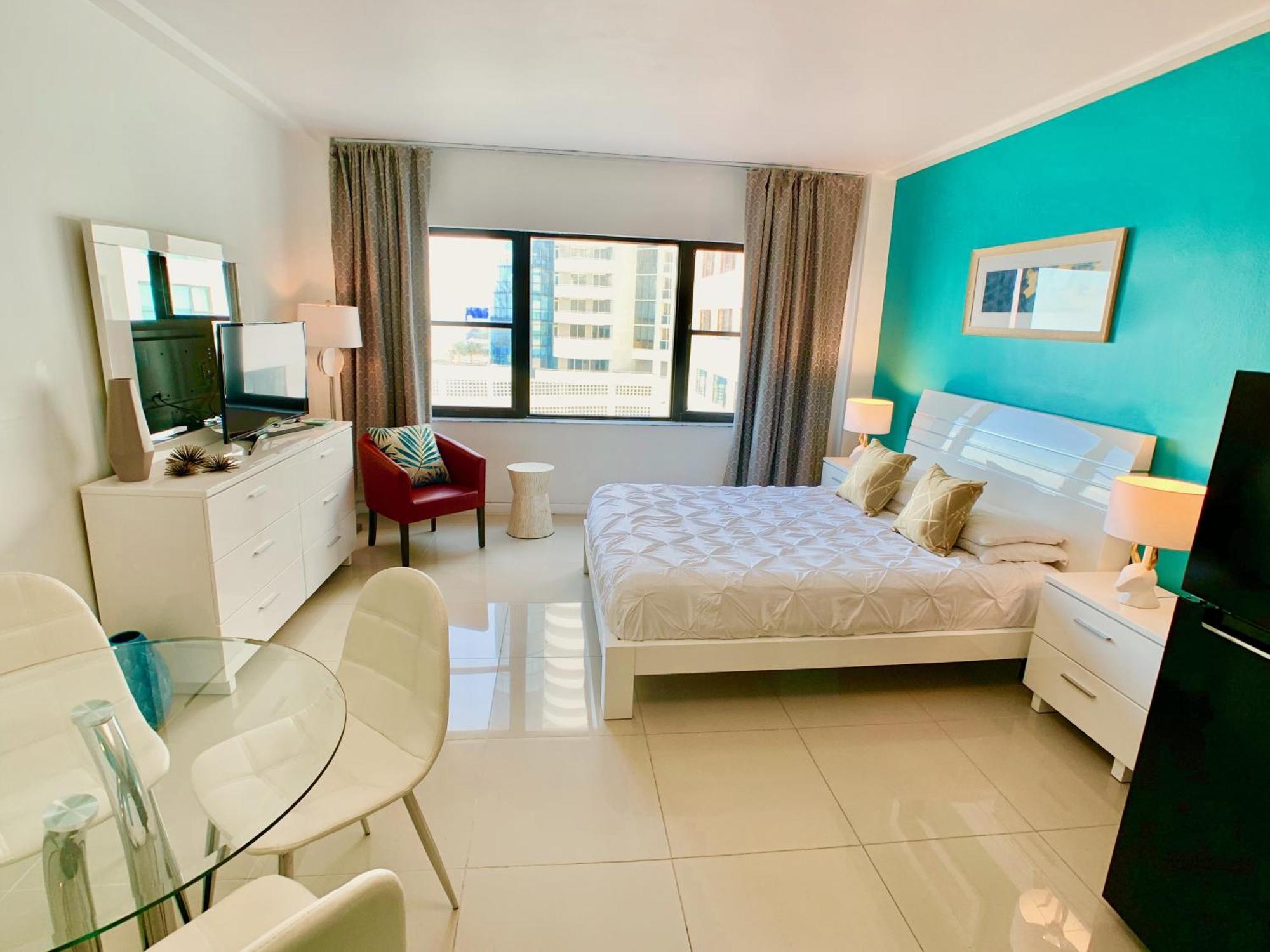 Directly On The Beach With Pool & Ocean View Miami Beach Exterior photo