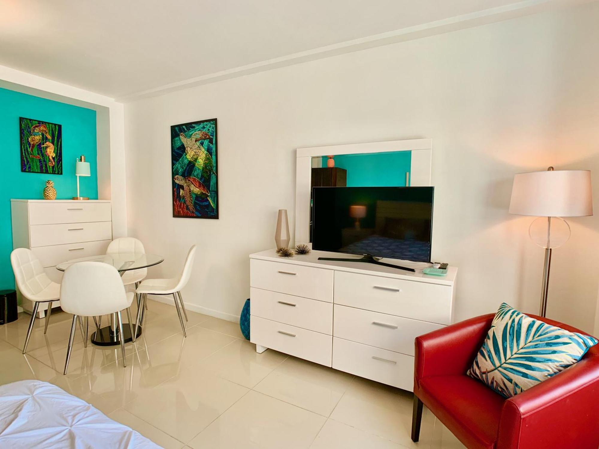 Directly On The Beach With Pool & Ocean View Miami Beach Exterior photo