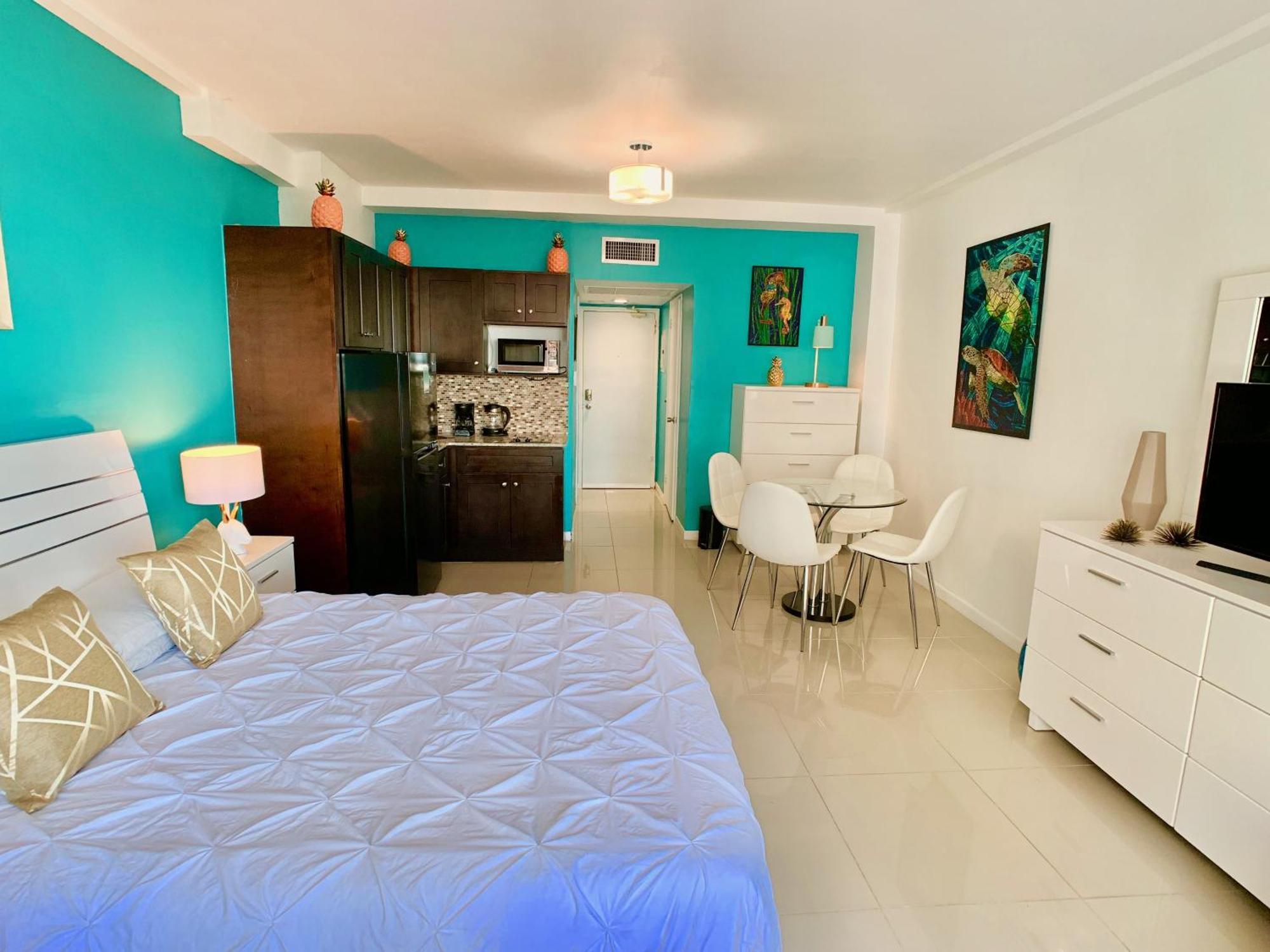 Directly On The Beach With Pool & Ocean View Miami Beach Exterior photo
